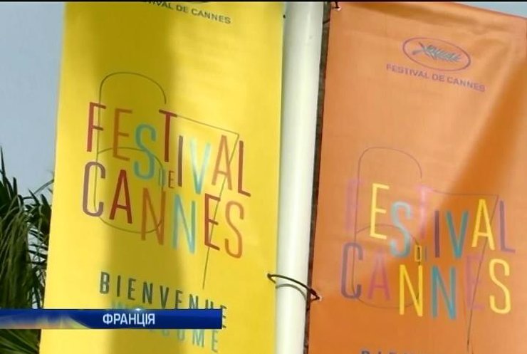 Туристы съезжаются на кинофестиваль в Каннах
