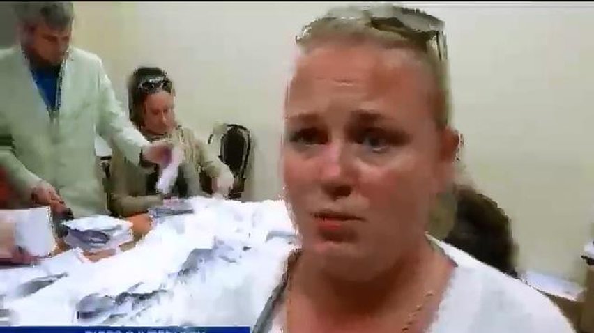 Актриса-сепаратистка Мария Ципко поработала на голосовании в Луганске (видео)