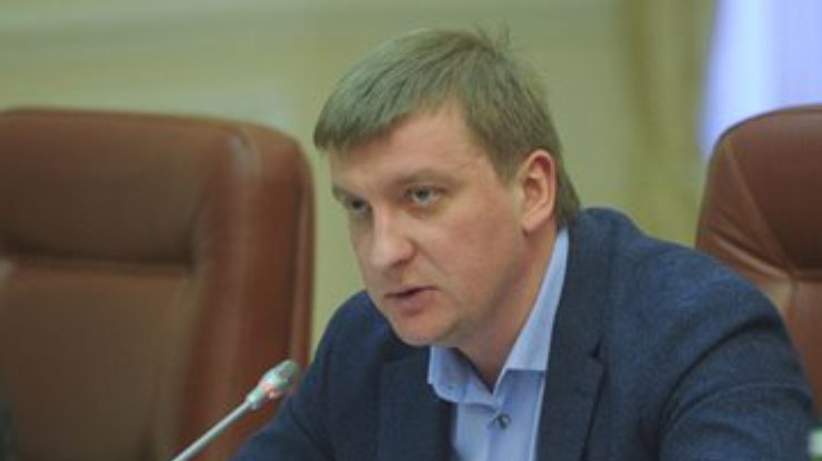 Украина оценивает убытки от аннексии Крыма Россией в 1 триллион гривен