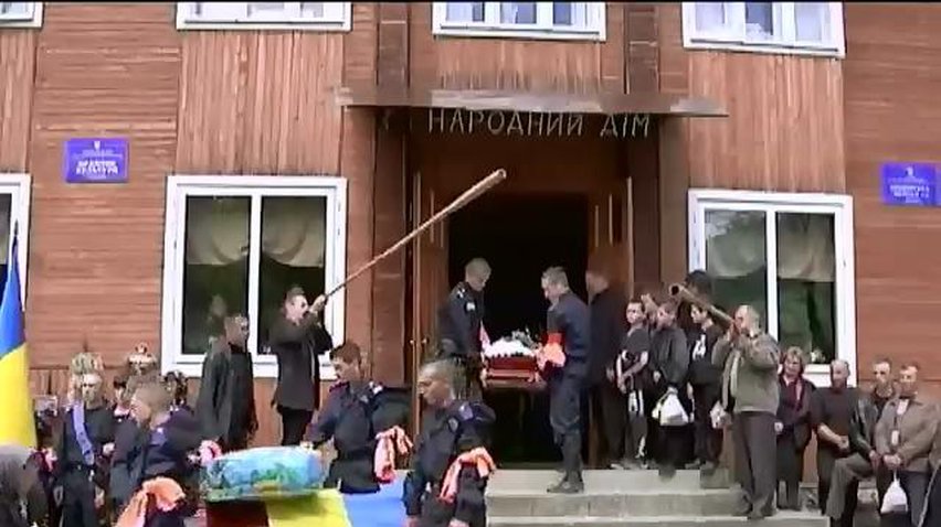 На Прикарпатье хоронили солдата, погибшего в Мариуполе