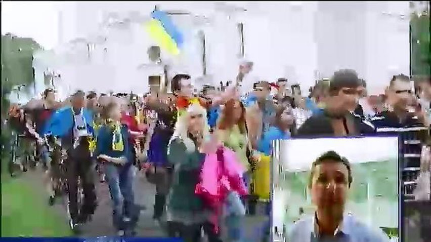 Перед финалом Кубка Украины ультрас вышли на марш единства