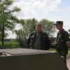 Аваков побывал на блокпостах Луганской области (фото)