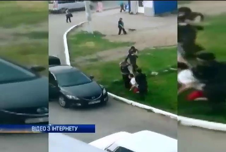 В Сети появилась запись похищения человека террористами в Луганске (видео)
