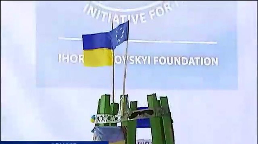 Посетители Каннского фестиваля зачастили в украинский павильон (видео)