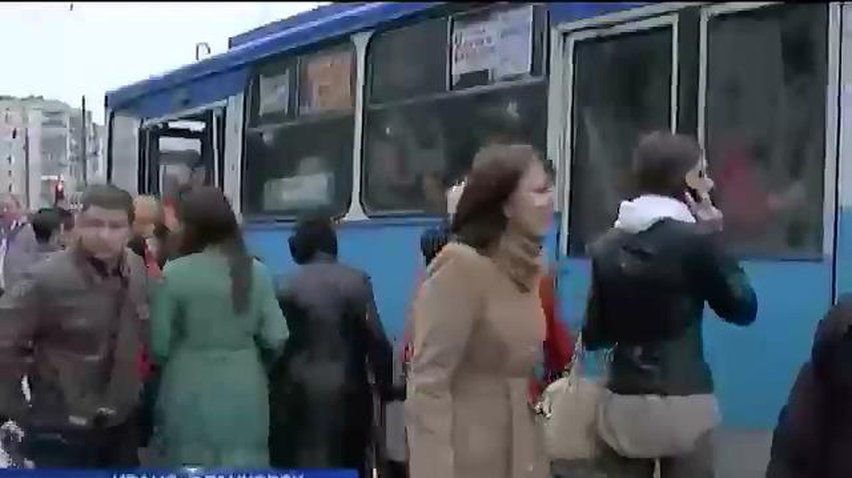 Транспортный коллапс в Ивано-Франковске: Маршрутчики объявили забастовку