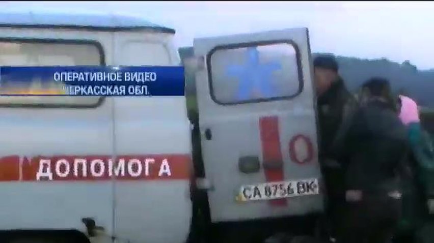 На Черкасчине ветер сдул рейсовый автобус: 5 человек пострадало