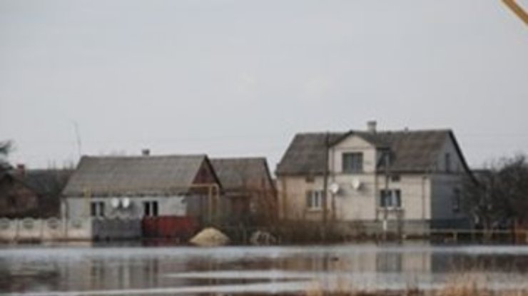 Спасатели эвакуировали более 750 человек во Львовской области из-за подтопления