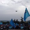 Военные вертолеты пытались сорвать траурный митинг крымских татар в Бахчисарае
