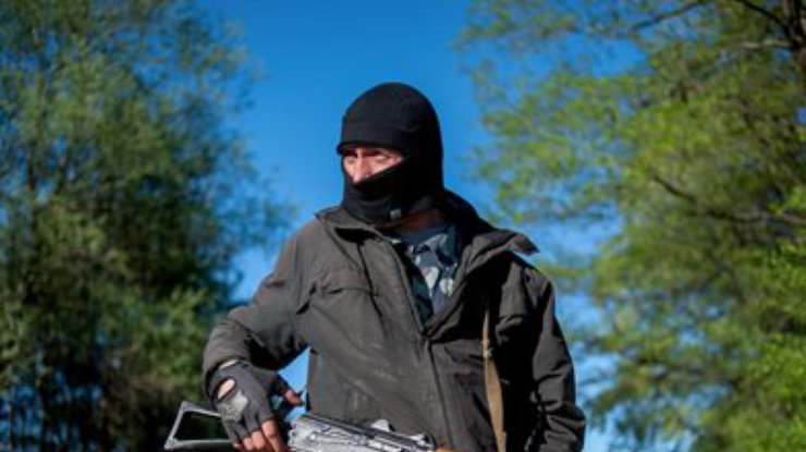 Люди с оружием остановили работу избиркома в Ровеньках Луганской области
