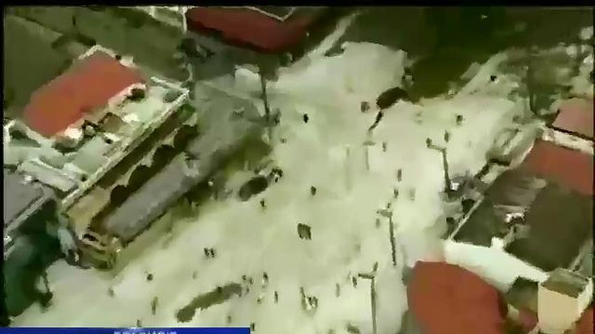 Жителей жаркой Бразилии засыпал снег