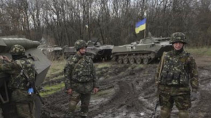 Украинские военные отбили атаки террористов на блокпост под Славянском