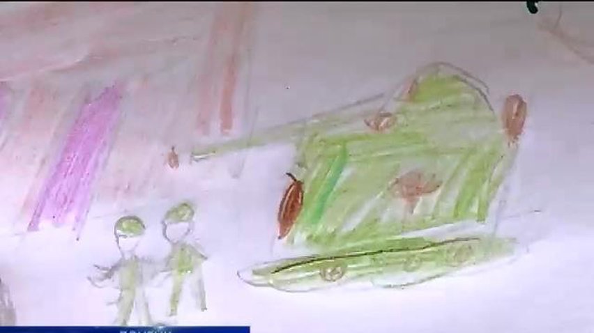 Психологи ужаснулись рисункам детей, живущих на бушуещем востоке Украины (видео)