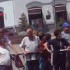 В Донецке сепаратисты закидали камнями участников мирной акции Ахметова (видео)