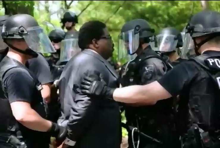 Полиция Чикаго задержала протестующих работников McDonalds