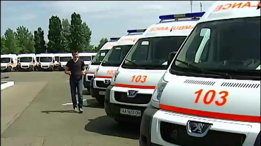 Под выборы в Киеве раздают кареты скорой помощи