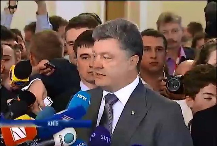 Украинские политики выстояли в очередях на избирательных участках (видео)