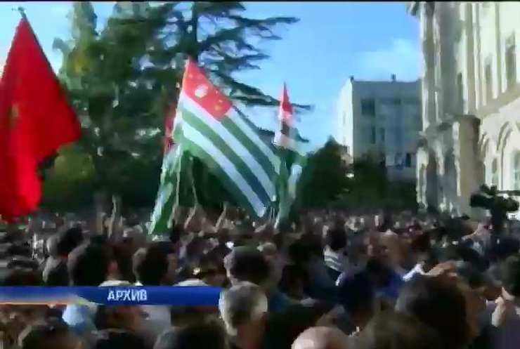 Оппозиция Абхазии требует отставки президента (видео)