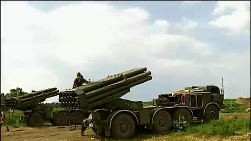 "Ураганы", "Грады" и танки привели в готовность для защиты Украины