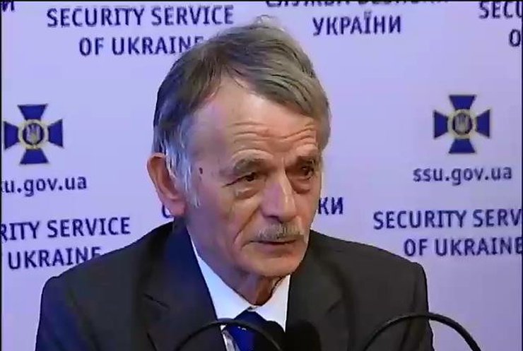 Российсие власти в Крыму наказывают татар за помощь Джемилеву