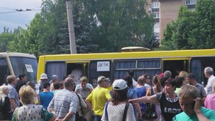 В Минобороны не могут найти 200 детей из Славянска, которых сепаратисты везли в Крым