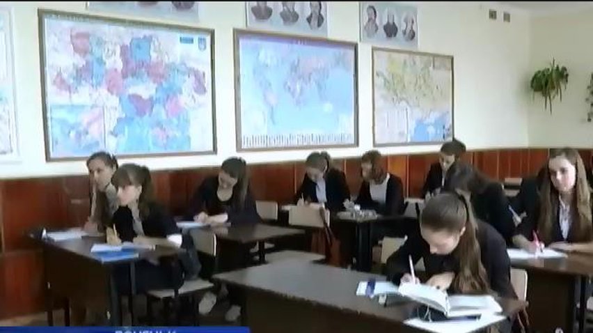 Школы Донецка все же проведут последние звонки