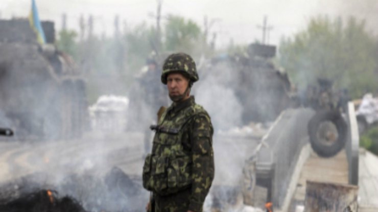 В украинских военных в Славянске  беспорядочно стреляют из артустановки "Нона"