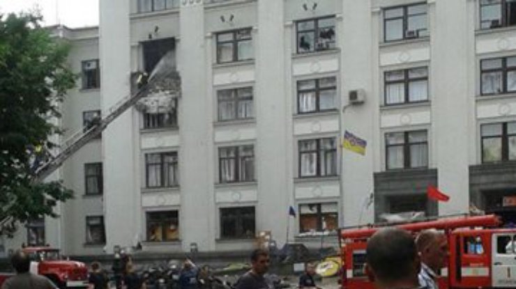 От взрыва в Луганской обладминистрации погибли как минимум 2 человека