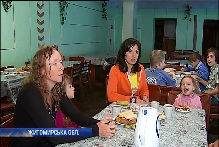 Беженцы с востока Украины селятся в санатории на Житомирщине (видео)