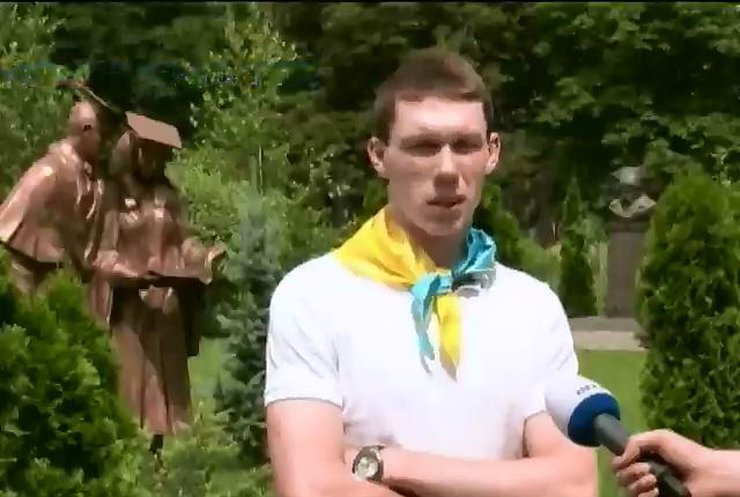 Ялтинский лицей, где выпускники спели гимн Украины, попал под прессинг крымских властей (видео)