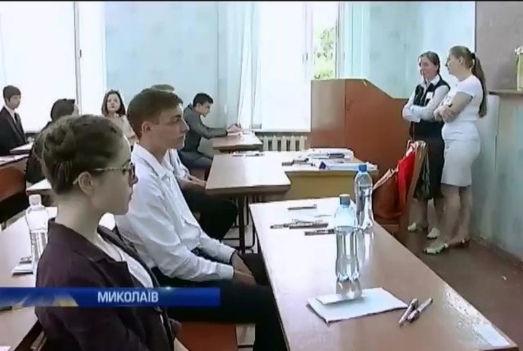 Крымские выпускники школ начали сдавать ВНО на материковой Украине (видео)