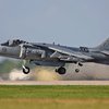 В США военный самолет рухнул на жилой дом