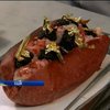 Повар из Нью-Йорка готовит элитные хот-доги с мясом омара