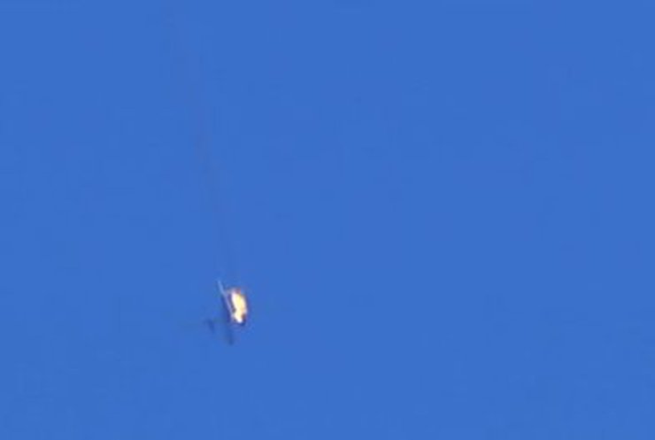 В Славянске подбили украинский самолет АН-30, - очевидцы (фото, видео)
