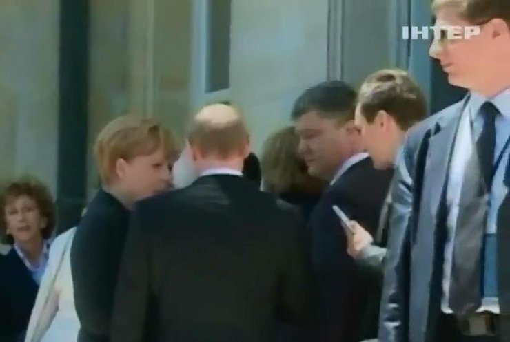 Путин и Порошенко встретились и поговорили в Нормандии (видео)