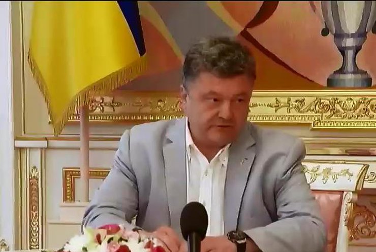Порошенко хочет от Путина работы над мирным планом для Востока (видео)