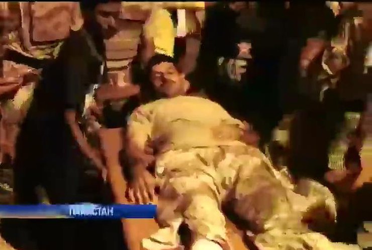 Аэропорт Карачи атаковали террористы движения "Талибан": 26 погибших (видео)