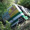 В Хмельницком автобус сорвался в реку: один погибший, 17 раненных (фото)