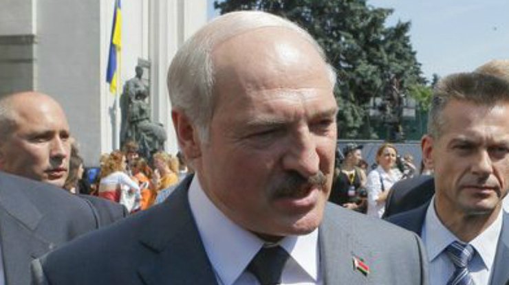Лукашенко рассказал, что в ЕС с ним уже здороваются, и сравнил себя с Меркель