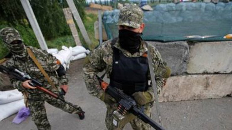 Террористы из минометов обстреляли аэропорт Луганска