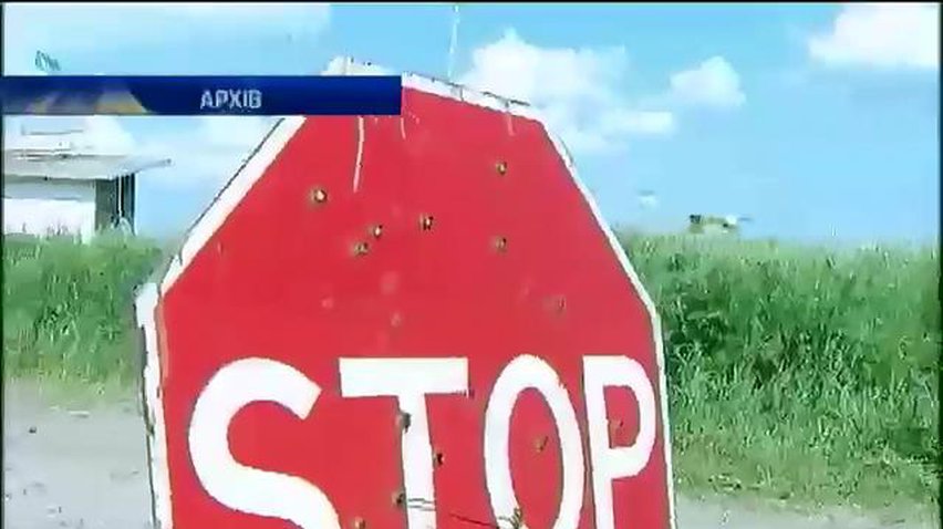 Кількість бойовиків у Сніжному збільшується: Терористи зводять барикади у місті (відео)