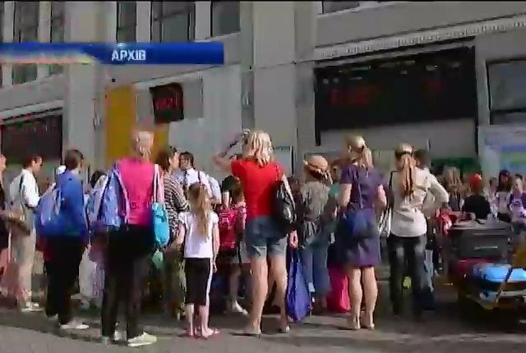 Зі Слов'янська та Краматорська виїхали півтори тисячі дітей