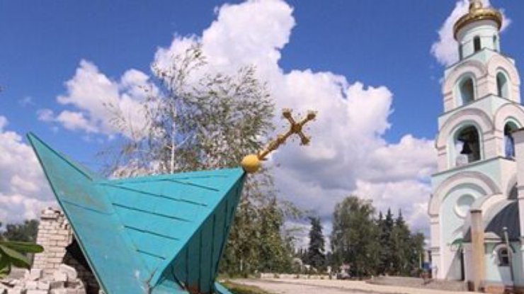 Славянск, Черевковку и Краматорск обстреливают: снаряд попал в часовню (фото, видео)