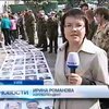 Депутатов под Радой заставили топтаться по фото их коллег (видео)
