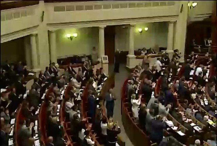 Депутаты провожали Андрея Дещицу овациями и ла-ла-ла-ла-ла (видео)