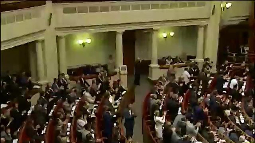 Депутаты провожали Андрея Дещицу овациями и ла-ла-ла-ла-ла (видео)