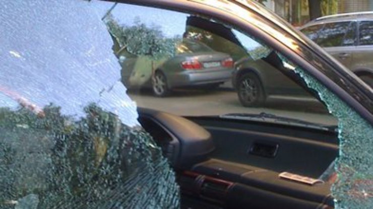 Террористы Донецка обстреляли две машины мирных жителей: Водители ранены