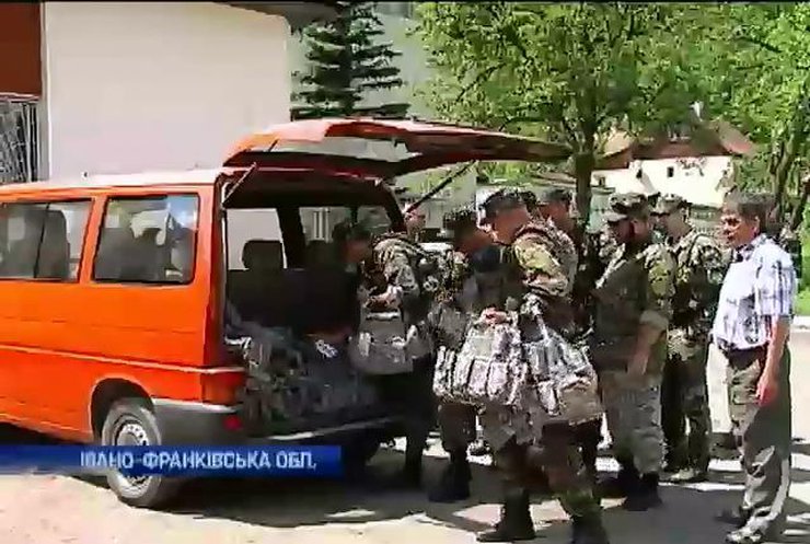 Прикарпатьскі добровольці готові їхати на схід без амуніції