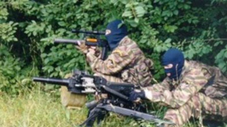 В Славянске и близ Красного Лимана террористы обстреливают блокпосты военных Украины