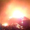 Ночью на Крещатике сгорела баррикада возле ЦУМа (фото, видео)