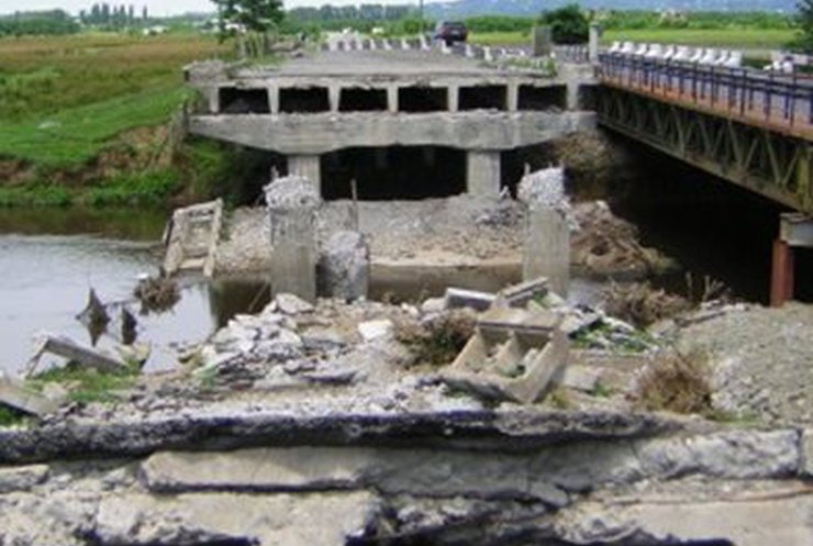 Вблизи Орехова на Запорожье взорвали железнодорожный мост (обновлено)